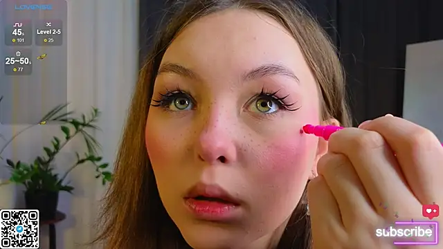 Snapshot of GwendolynFinch chatting on 03.02.25 GwendolynFinch online show from 03.02.25