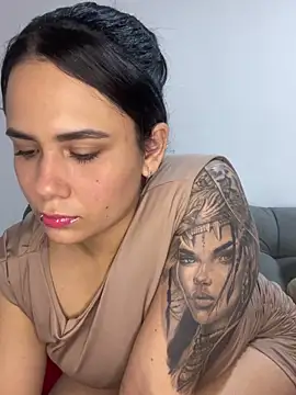 Snapshot of Leyna_Kenet chatting on 03.03.25 Leyna Kenet online show from 03.03.25