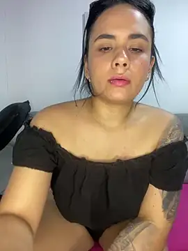 Snapshot of Leyna_Kenet chatting on 03.06.25 Leyna Kenet online show from 03.06.25