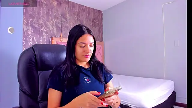 SKYLERWHIITEE online show from 01.06.25