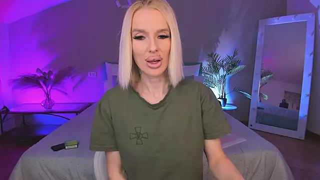 Lana kitty   online show from 04.14.26