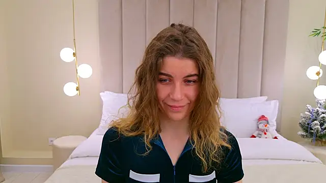 VikkiStorm online show from 12.15.24