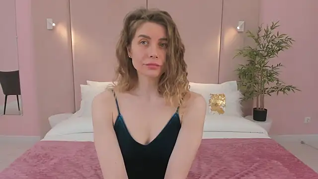 VikkiStorm online show from 01.17.25