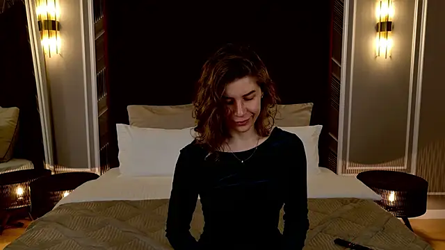 VikkiStorm online show from 03.21.25