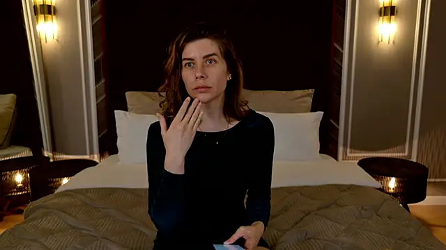 VikkiStorm online show from 03.21.25