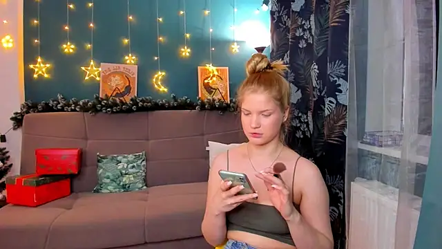 Xloe Queen online show from 12.24.24