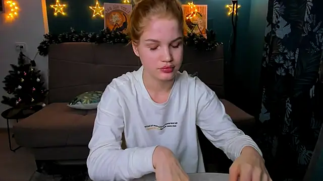 Xloe Queen online show from 12.26.24