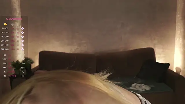 Snapshot of HildGalen chatting on 12.12.24 HildGalen online show from 12.12.24