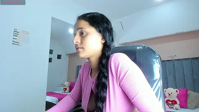 Giselle Roldan online show from 11.06.25