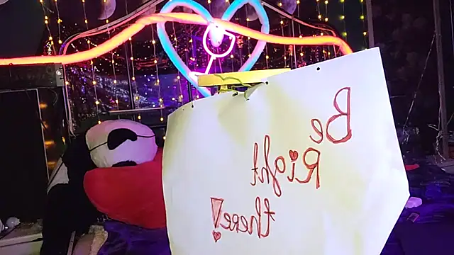 Snapshot of anonymouszN chatting on 03.12.25 anonymouszN online show from 03.12.25