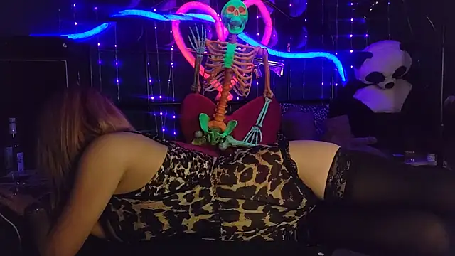 Snapshot of anonymouszN chatting on 09.19.25 anonymouszN online show from 09.19.25