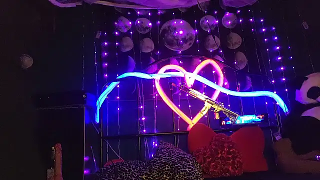 Snapshot of anonymouszN chatting on 11.02.25 anonymouszN online show from 11.02.25