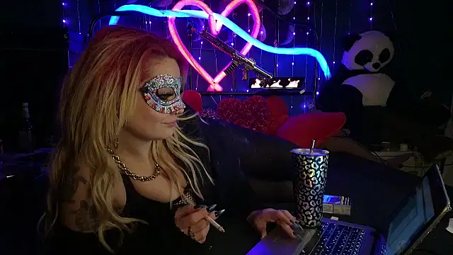 Snapshot of anonymouszN chatting on 11.16.25 anonymouszN online show from 11.16.25