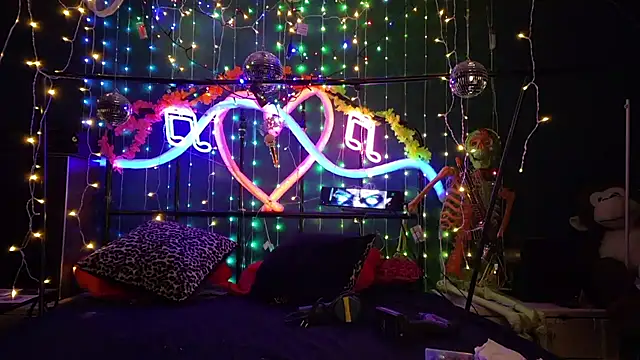 Snapshot of anonymouszN chatting on 02.26.26 anonymouszN online show from 02.26.26