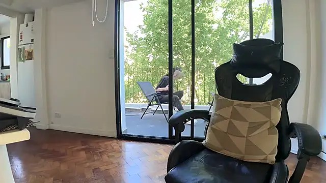 Den BlueXx online show from 10.31.25