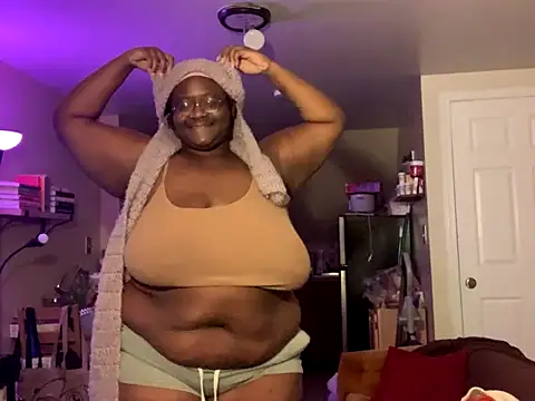 Snapshot of BigKittyRaven chatting on 12.08.24 BigKittyRaven online show from 12.08.24