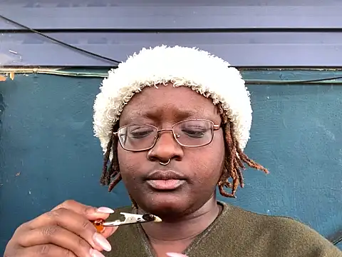 Snapshot of BigKittyRaven chatting on 12.17.24 BigKittyRaven online show from 12.17.24