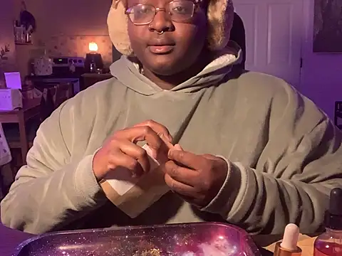 Snapshot of BigKittyRaven chatting on 12.26.24 BigKittyRaven online show from 12.26.24