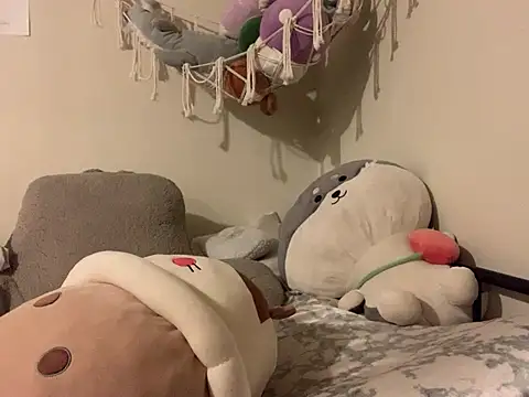 Snapshot of BigKittyRaven chatting on 12.28.24 BigKittyRaven online show from 12.28.24