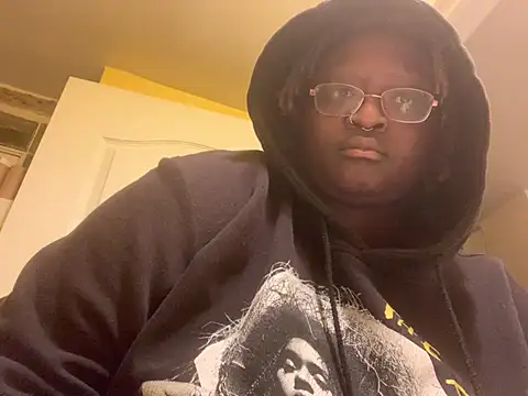 Snapshot of BigKittyRaven chatting on 01.04.25 BigKittyRaven online show from 01.04.25