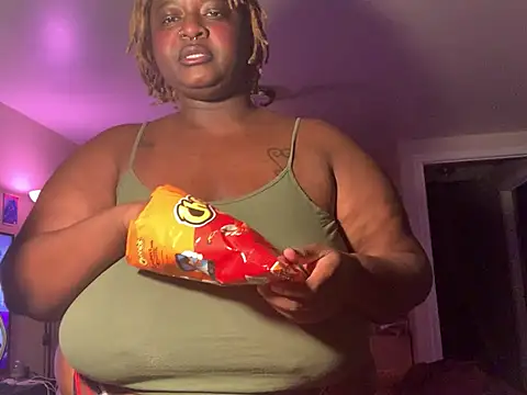 Snapshot of BigKittyRaven chatting on 01.11.25 BigKittyRaven online show from 01.11.25