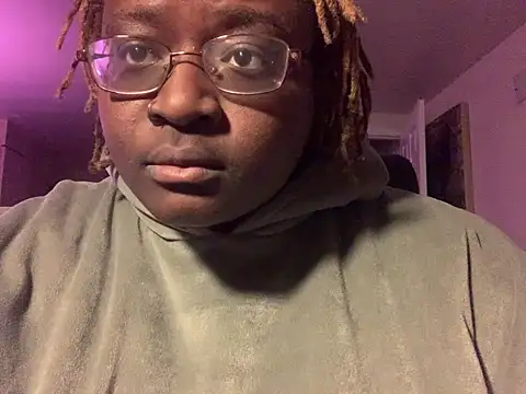 Snapshot of BigKittyRaven chatting on 02.05.25 BigKittyRaven online show from 02.05.25