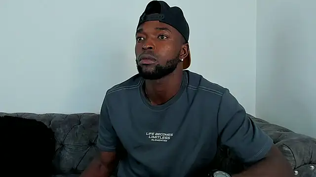 Snapshot of Dylan_Taylor chatting on 10.04.25 Dylan Taylor online show from 10.04.25