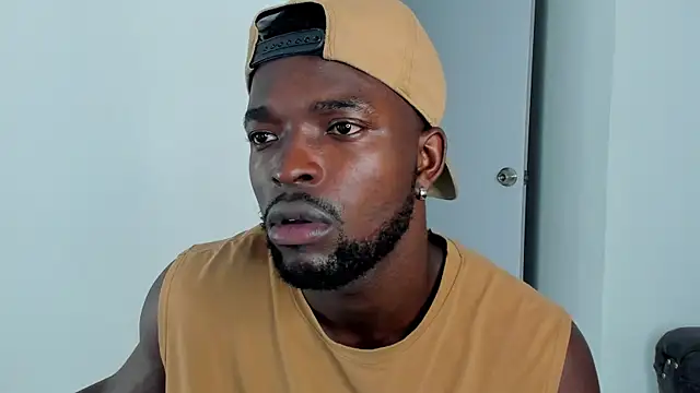 Snapshot of Dylan_Taylor chatting on 10.29.25 Dylan Taylor online show from 10.29.25