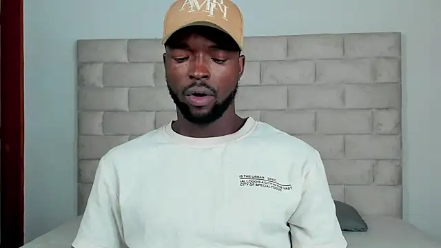 Snapshot of Dylan_Taylor chatting on 11.12.25 Dylan Taylor online show from 11.12.25