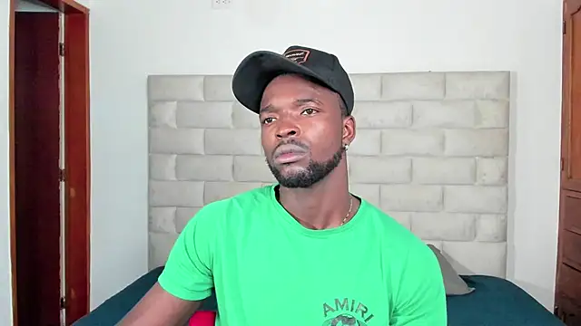 Snapshot of Dylan_Taylor chatting on 11.18.25 Dylan Taylor online show from 11.18.25