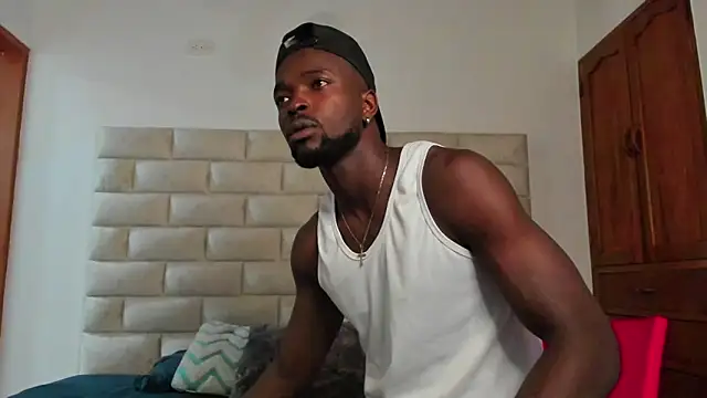 Snapshot of Dylan_Taylor chatting on 11.25.25 Dylan Taylor online show from 11.25.25