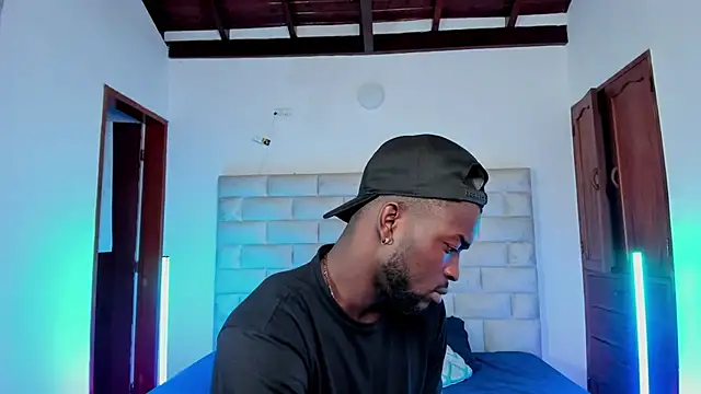 Snapshot of Dylan_Taylor chatting on 11.28.25 Dylan Taylor online show from 11.28.25