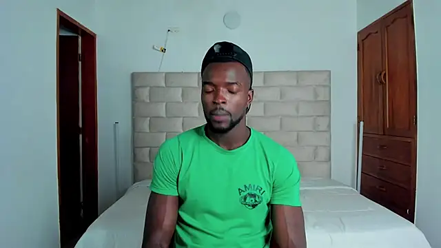 Snapshot of Dylan_Taylor chatting on 12.13.25 Dylan Taylor online show from 12.13.25