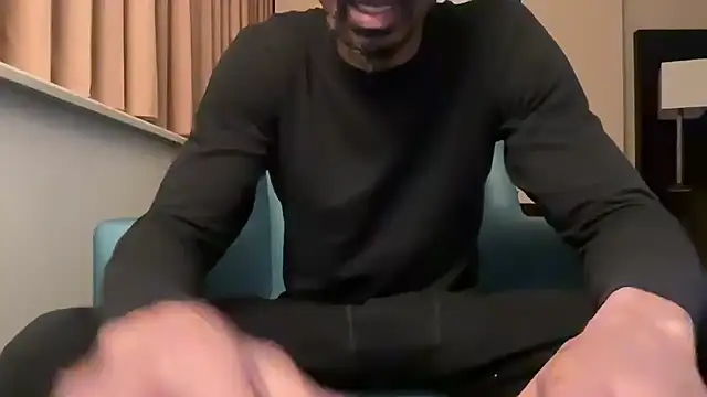 Snapshot of skarfosbabes69 chatting on 01.21.25 skarfosbabes69 online show from 01.21.25