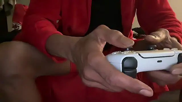 Snapshot of skarfosbabes69 chatting on 01.25.25 skarfosbabes69 online show from 01.25.25