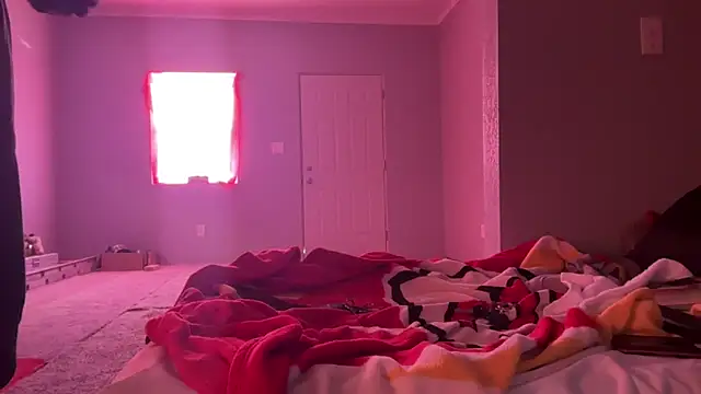 Snapshot of skarfosbabes69 chatting on 09.17.25 skarfosbabes69 online show from 09.17.25