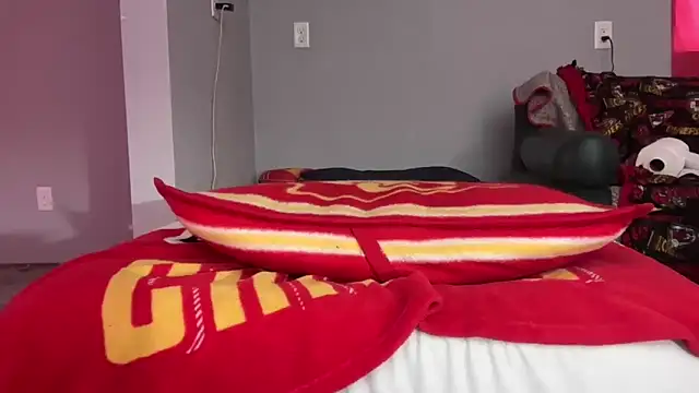 Snapshot of skarfosbabes69 chatting on 09.18.25 skarfosbabes69 online show from 09.18.25