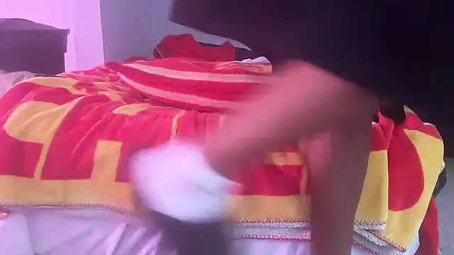 Snapshot of skarfosbabes69 chatting on 09.22.25 skarfosbabes69 online show from 09.22.25