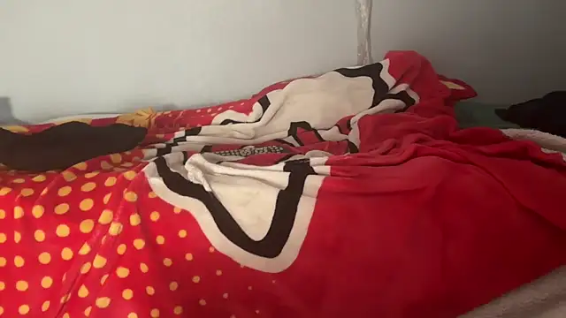 Snapshot of skarfosbabes69 chatting on 09.29.25 skarfosbabes69 online show from 09.29.25