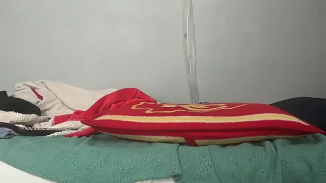 Snapshot of skarfosbabes69 chatting on 09.30.25 skarfosbabes69 online show from 09.30.25