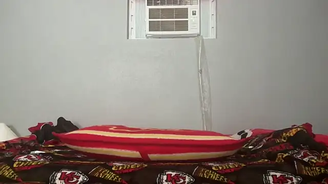 Snapshot of skarfosbabes69 chatting on 10.01.25 skarfosbabes69 online show from 10.01.25