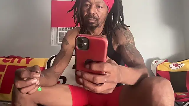 Snapshot of skarfosbabes69 chatting on 10.07.25 skarfosbabes69 online show from 10.07.25