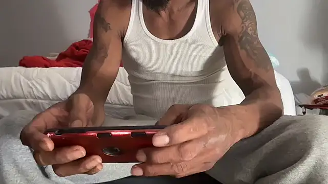 Snapshot of skarfosbabes69 chatting on 10.26.25 skarfosbabes69 online show from 10.26.25