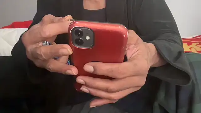 Snapshot of skarfosbabes69 chatting on 11.03.25 skarfosbabes69 online show from 11.03.25