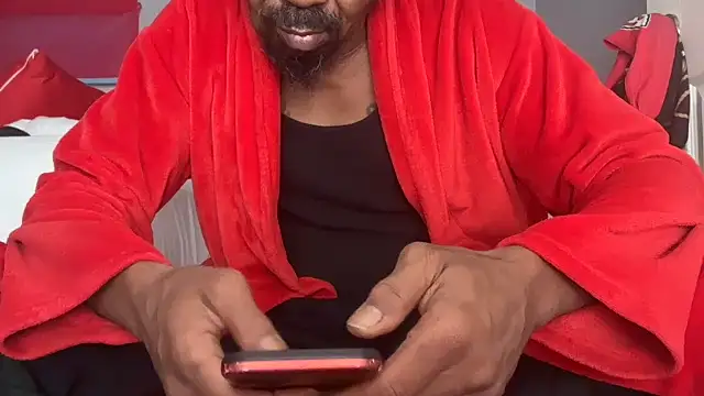 Snapshot of skarfosbabes69 chatting on 11.10.25 skarfosbabes69 online show from 11.10.25