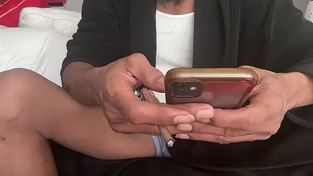 Snapshot of skarfosbabes69 chatting on 11.11.25 skarfosbabes69 online show from 11.11.25