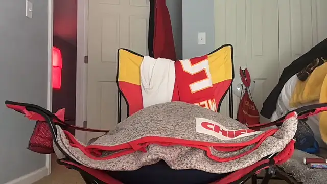 Snapshot of skarfosbabes69 chatting on 11.19.25 skarfosbabes69 online show from 11.19.25