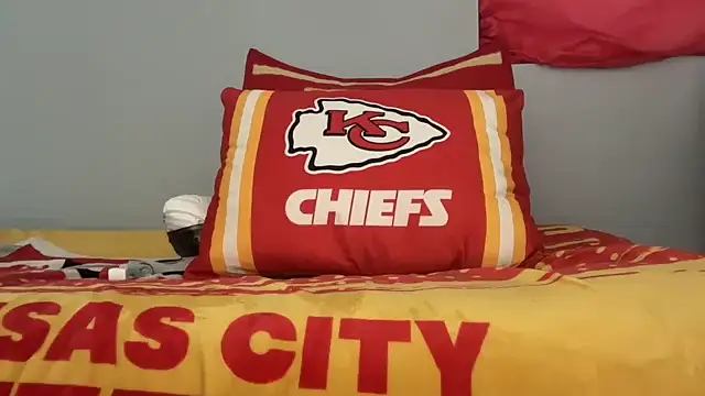 Snapshot of skarfosbabes69 chatting on 11.24.25 skarfosbabes69 online show from 11.24.25