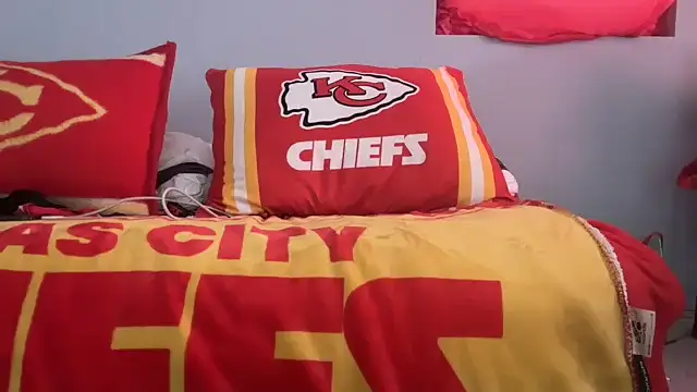 Snapshot of skarfosbabes69 chatting on 11.28.25 skarfosbabes69 online show from 11.28.25