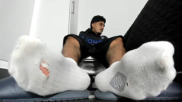 Snapshot of latin_bbc chatting on 12.16.25 latin bbc online show from 12.16.25